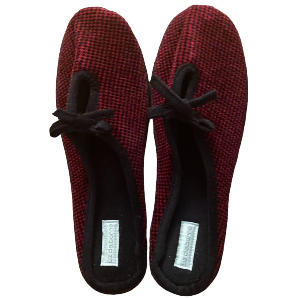 Red bow slippers